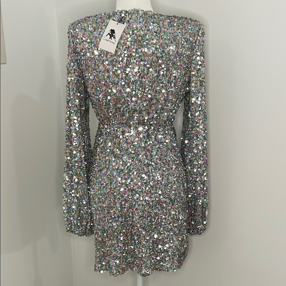 Beulah Silver Sequin Bodycon Dress with Bishop Sleeves - Picture 3 of 5